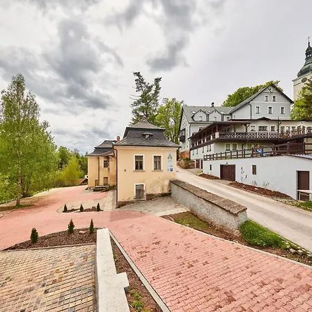 Auri 3* Rudník