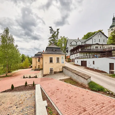 Auri 3* Rudník
