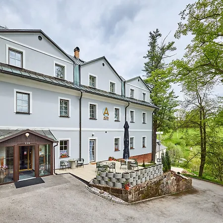 Auri Hotel
